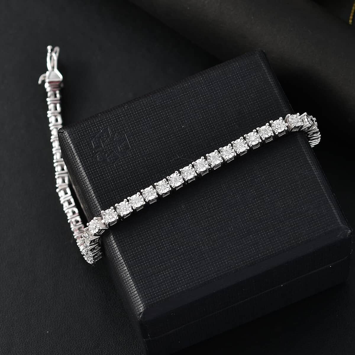 Luxuriant Lab Grown Diamond G-H SI 1.50 ctw Tennis Bracelet in Rhodium Over Sterling Silver (6.50 In) image number 1