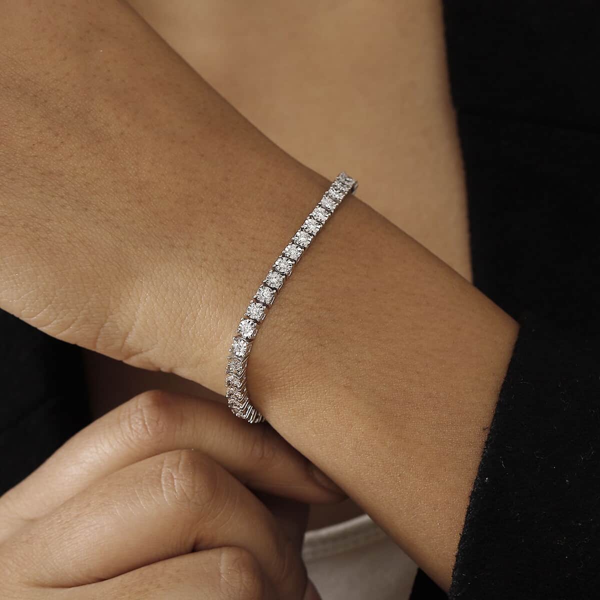 Luxuriant Lab Grown Diamond G-H SI 1.50 ctw Tennis Bracelet in Rhodium Over Sterling Silver (6.50 In) image number 2