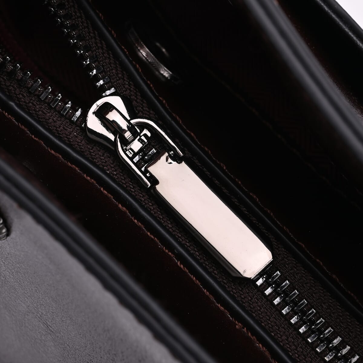 Closeout Deal Coffee Genuine Leather Crossbody Bag with Chain Shoulder Strap image number 5
