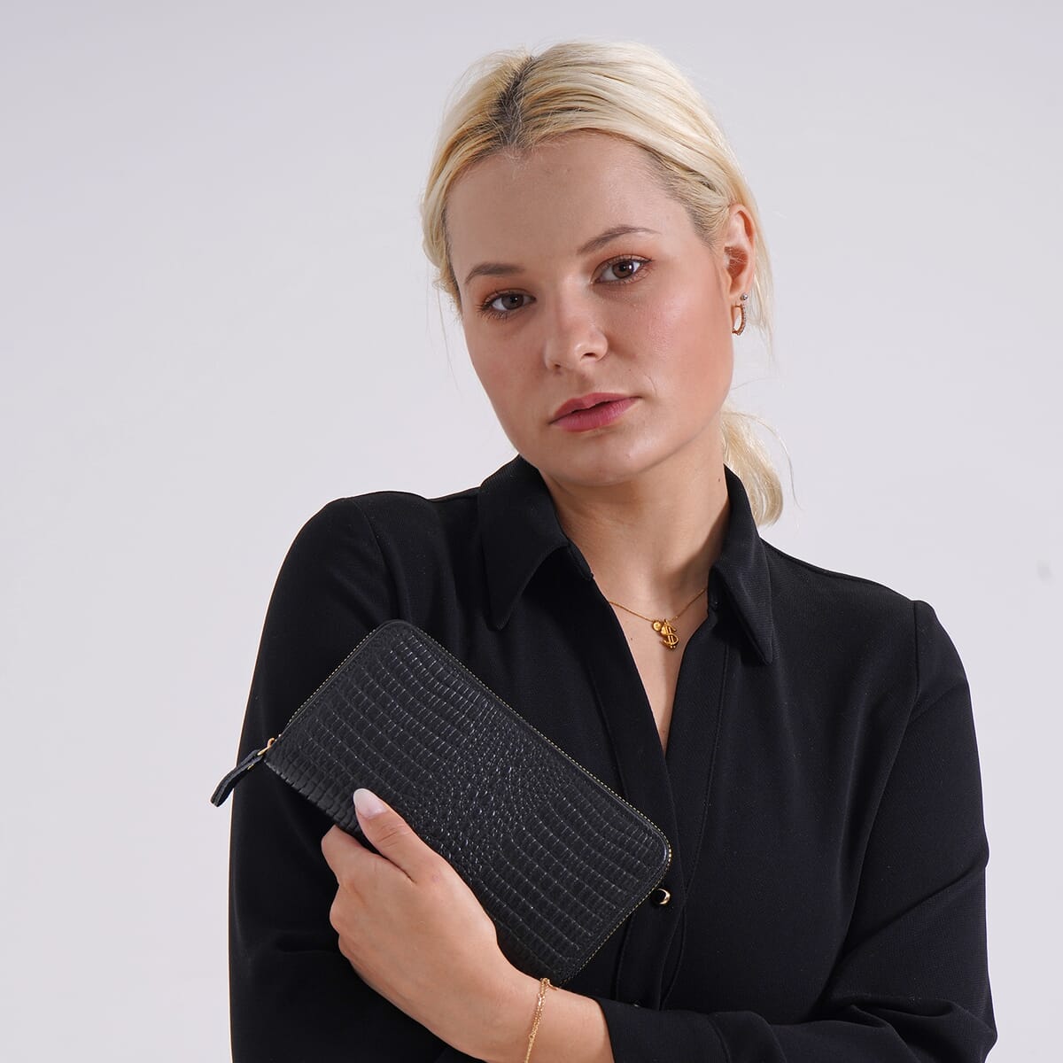 Black Crocodile Embossed Genuine Leather Wallet image number 1