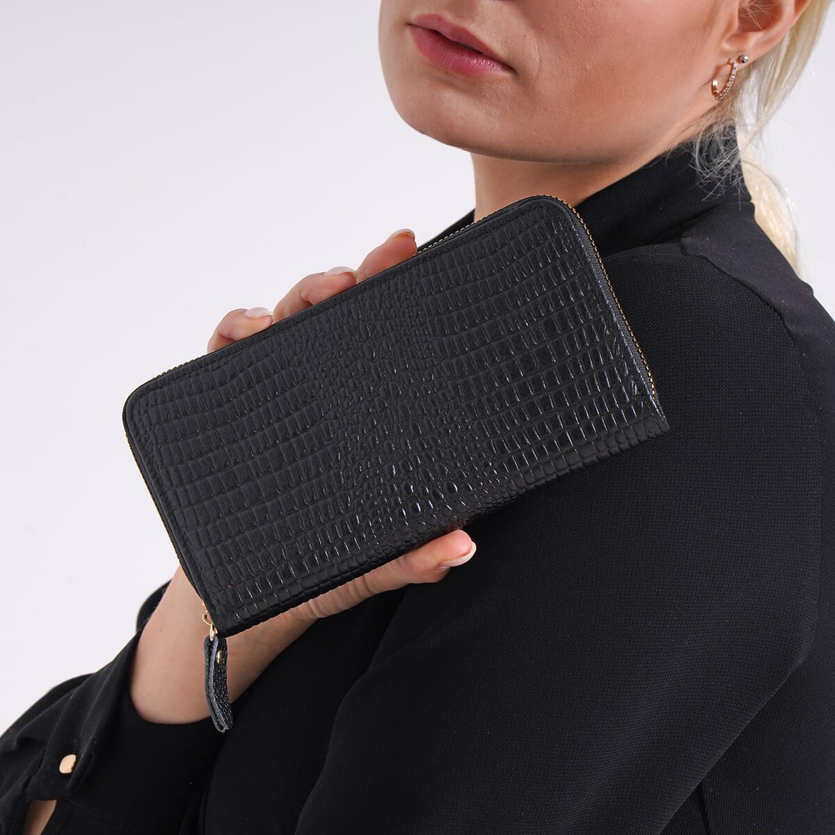 Black Crocodile Embossed Genuine Leather Wallet image number 2