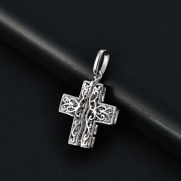 Karis Cross Pendant without Chain in Platimum Bond 3.50 Grams