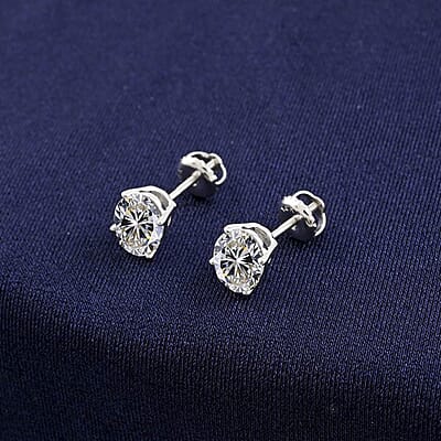 Luxuriant Lab Grown Diamond G-H VS 2.50 ctw Stud Earrings