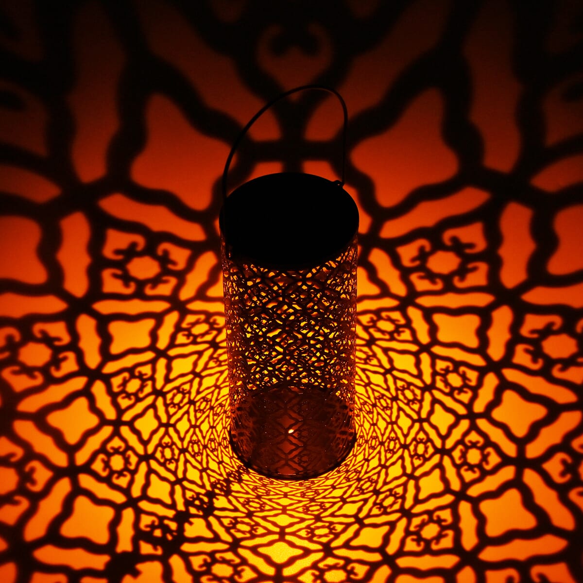 Solar Operated Metal Cylinder Lantern with Hollow Lattice Pattern (500 mAh) image number 2