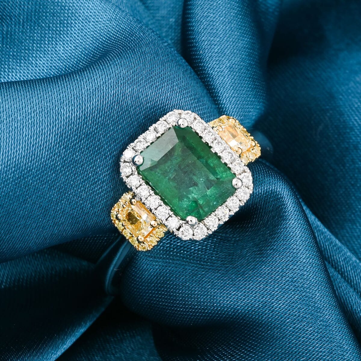 Modani Emerald Natural Yellow and White Diamond 2.29 ctw Ring in 950 Platinum and 18K White, Yellow Gold (Size 6.0) 7.70 Grams image number 1