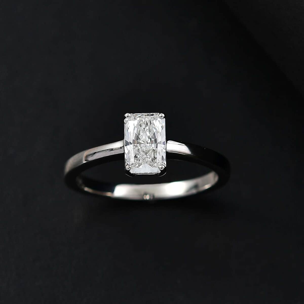 IGI Certified Luxuriant Lab Grown Diamond E-F VS 1.00 ctw Solitaire Ring in 950 Platinum (Size 10.0) image number 1