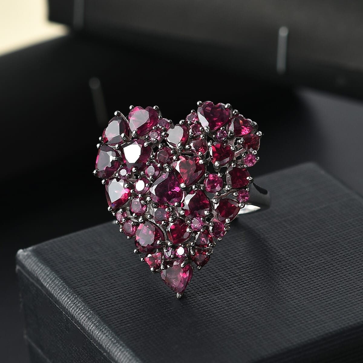Premium Orissa Rhodolite Garnet 9.80 ctw Heart Ring in Rhodium Over Sterling Silver (Size 9.0) image number 1
