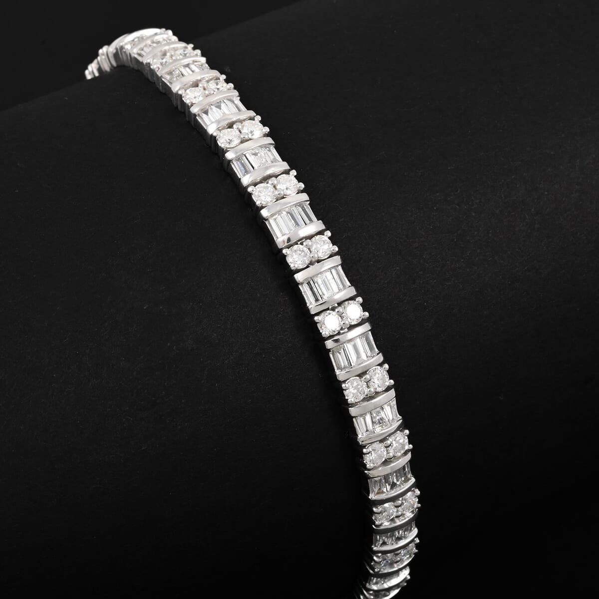 Luxuriant Lab Grown Diamond G SI 5.00 ctw Bracelet in Rhodium Over Sterling Silver (8.00 In) image number 1