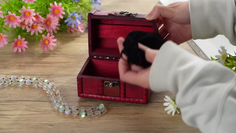 Amethyst Gemstone with Treasure Box and Drawstring Pouch 240-250g