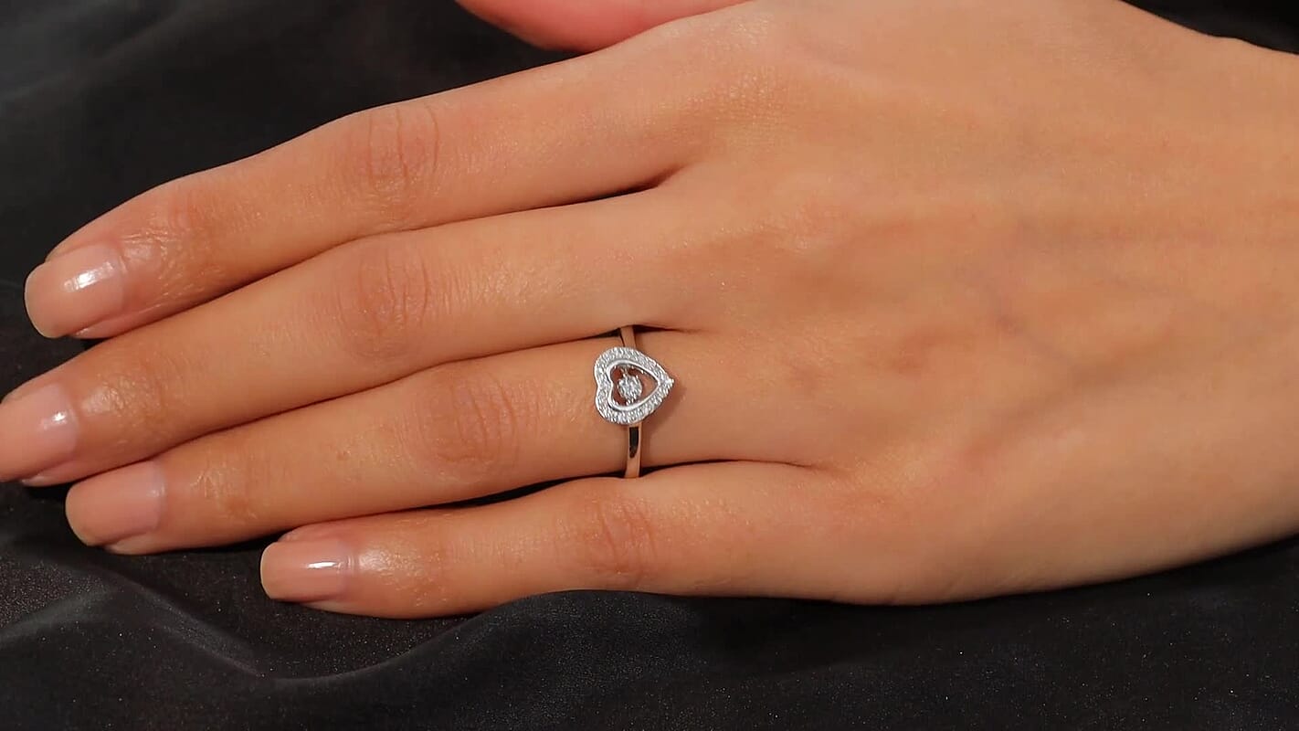 Luxuriant Lab Grown Diamond (SI) Ring in Rhodium Over Sterling Silver (Size 7.0) 0.20 ctw