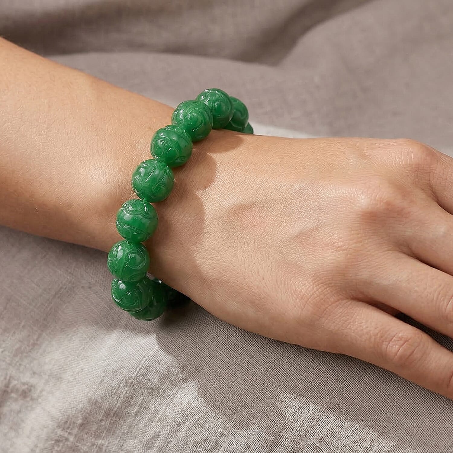 Verdant Green Jade(D) 235.00 ctw Carved Beaded Stretch Bracelet (6.5-7In)