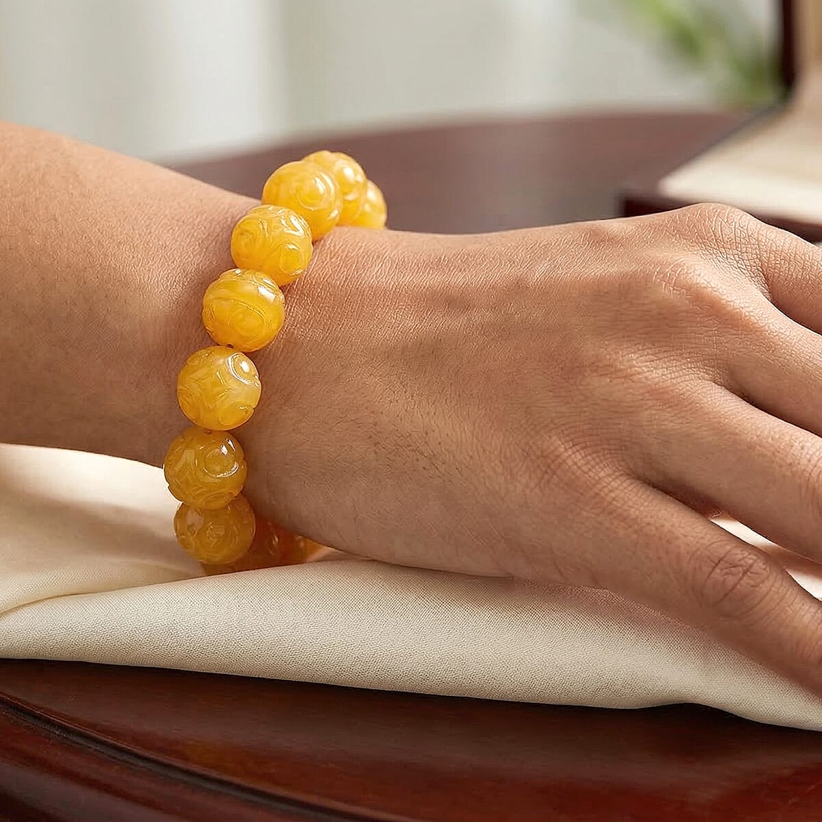 Honey Jade 235.00 ctw Carved Beaded Stretch Bracelet (6.5-7In) image number 2