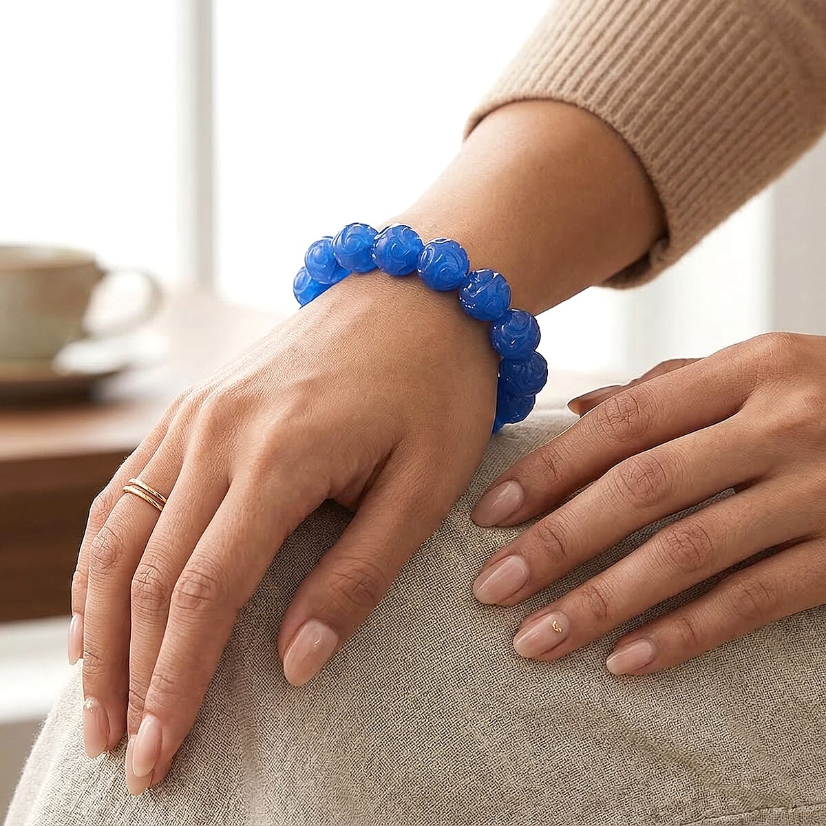 Blue Jade 235.00 ctw Carved Beaded Stretch Bracelet (6.5-7In) image number 2