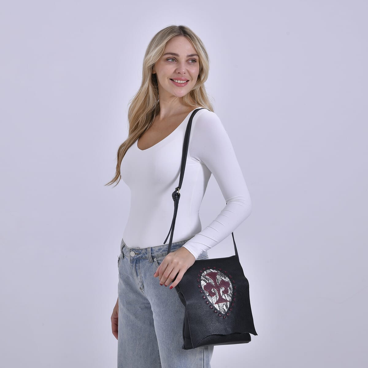 Italy Retro Noble Collection Black Cross and Snakeskin Pattern Genunie Leather Crossbody Bag image number 1