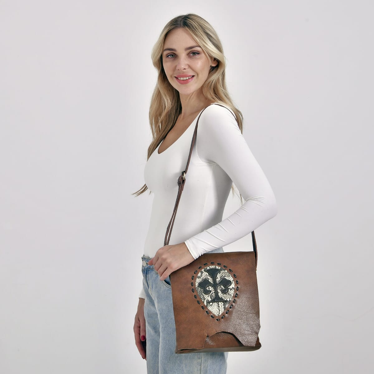 Italy Retro Noble Collection Brown Cross and Snakeskin Pattern Genunie Leather Crossbody Bag image number 1