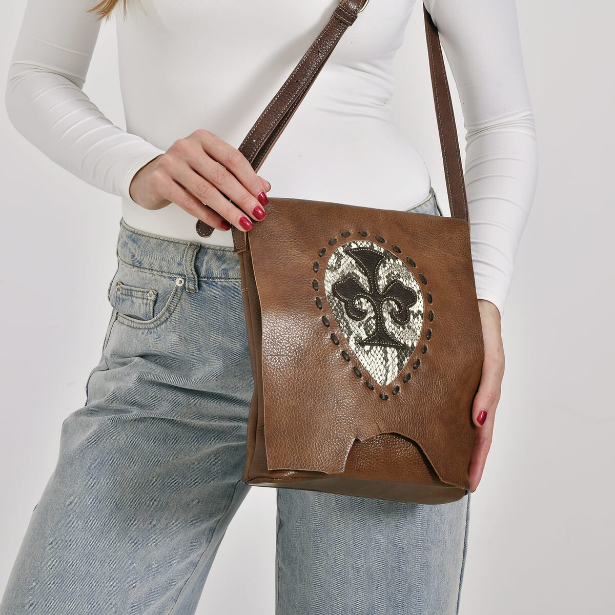 Italy Retro Noble Collection Brown Cross and Snakeskin Pattern Genunie Leather Crossbody Bag image number 2