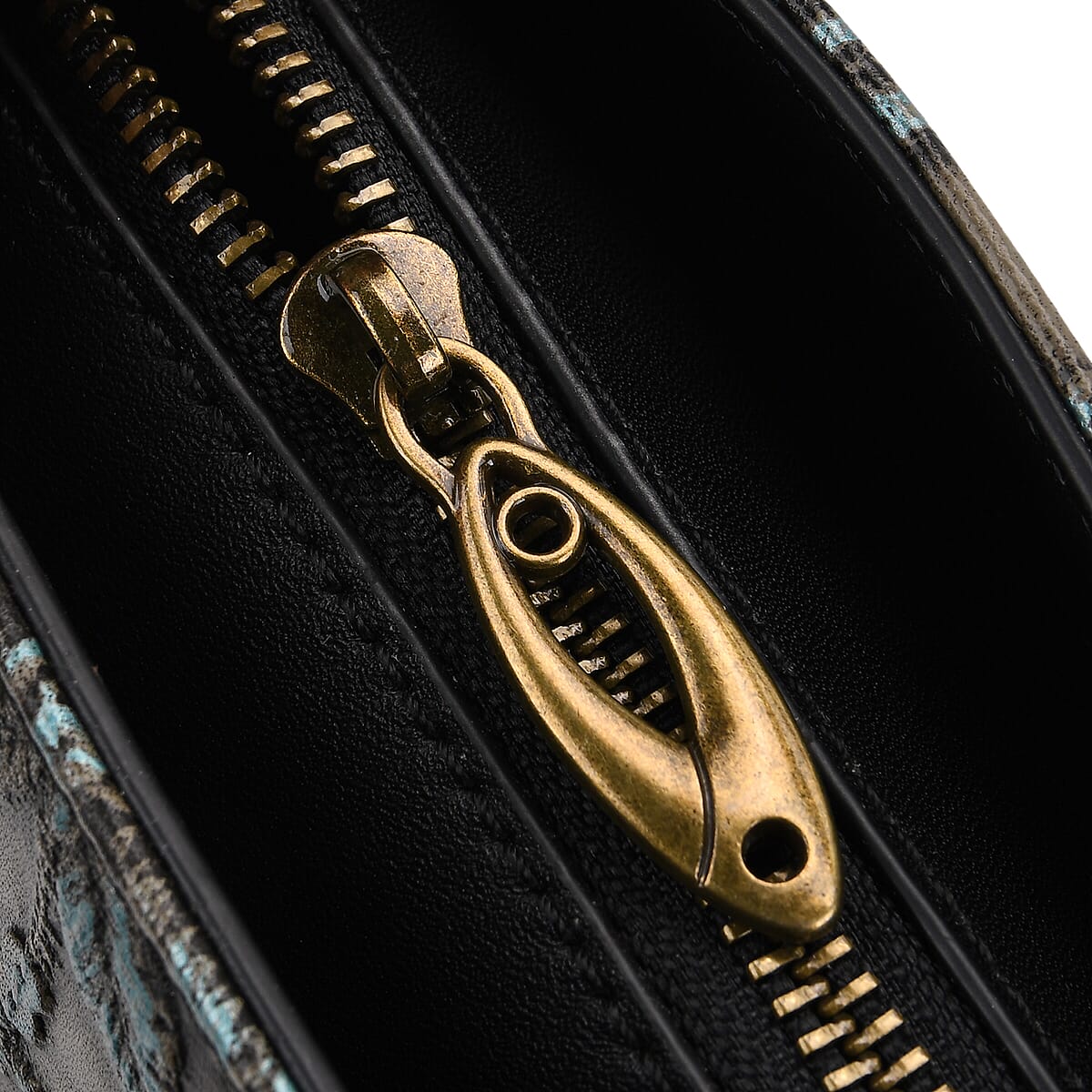 Grand Pelle Black Flower Vine Embossed Genuine Leather Rectangular Bag with Shoulder Strap image number 4