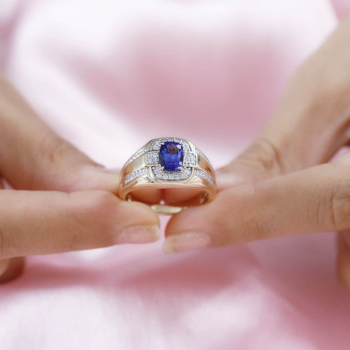 Luxoro AAA Tanzanite and G-H I2 Diamond 1.90 ctw Men's Ring in 14K Yellow Gold (Size 10.5) 7.80 Grams image number 2