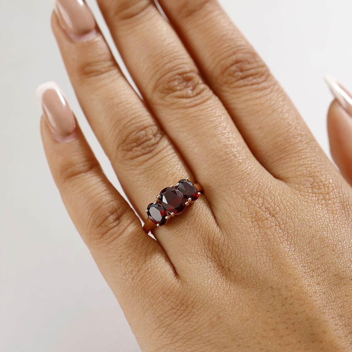 Luxoro Premium Anthill Garnet 3.40 ctw Trilogy Ring in 10K Rose Gold (Size 6.0) image number 2