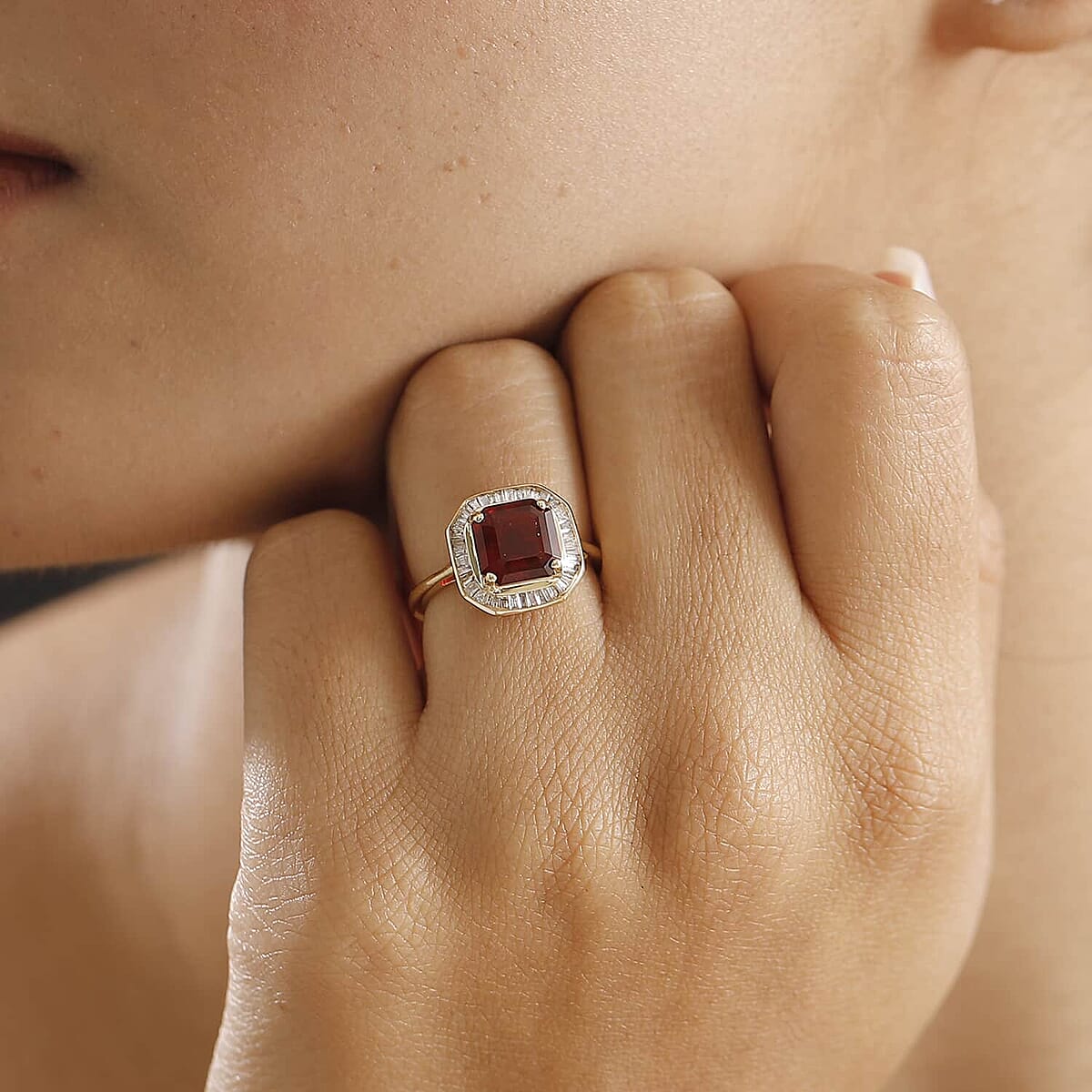 Luxoro 10K Yellow Gold Premium Mexican Cherry Fire Opal, Diamond (G-H, I3) (0.30 cts) Ring (Size 5.5) 1.90 ctw image number 2