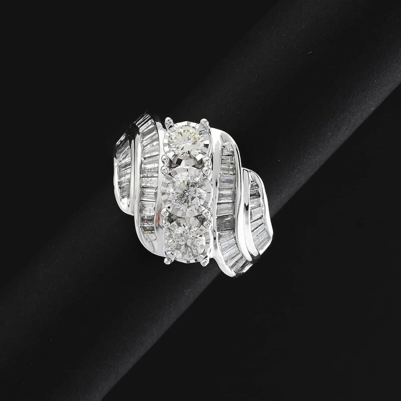 White Diamond Ring in 10K White Gold 2.00 ctw (Size 9.0)