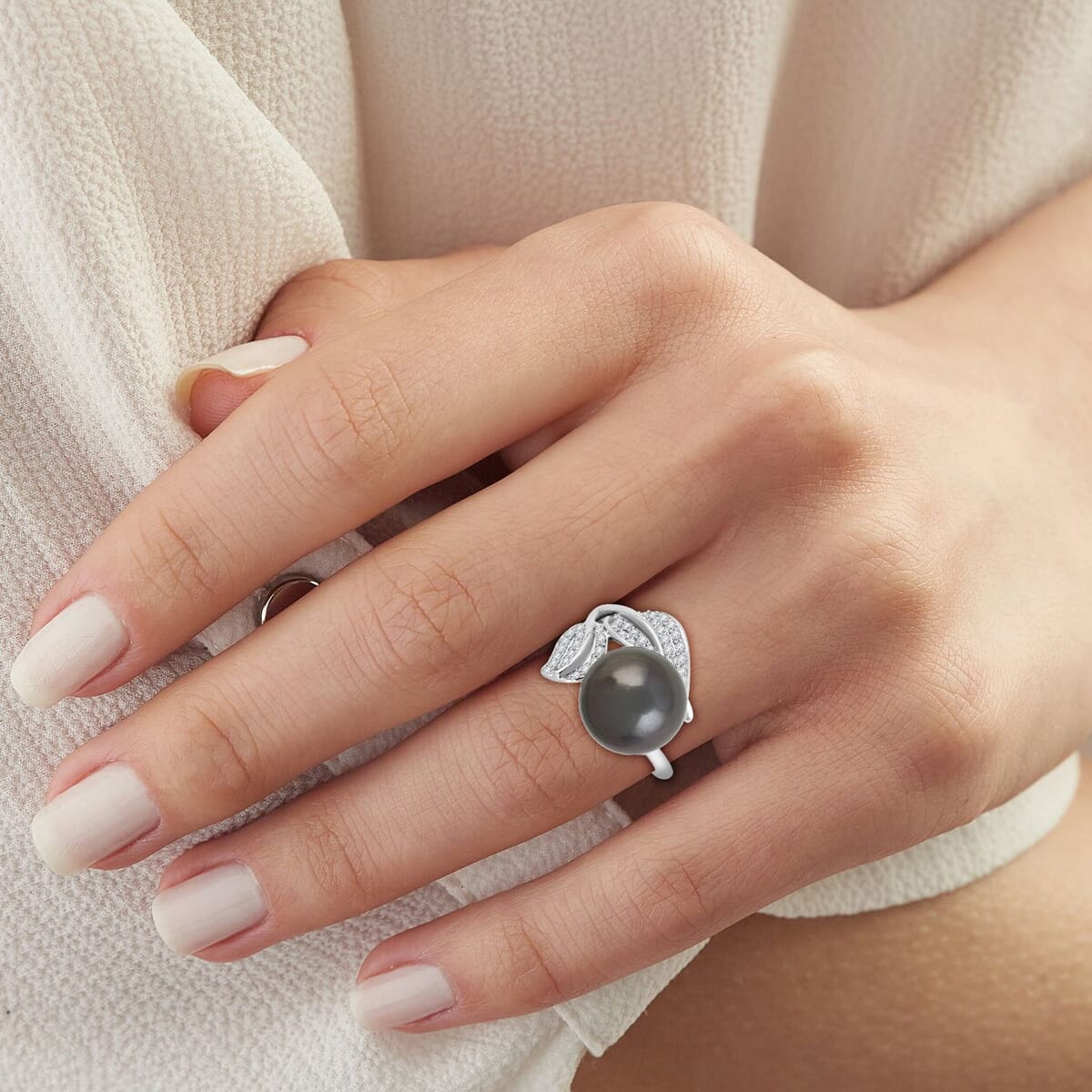 Certified & Appraised Iliana AAA Tahitian Pearl 11mm and SI Diamond 0.27 ctw Ring in 18K White Gold (Size 5.0) 4.13 Grams image number 2