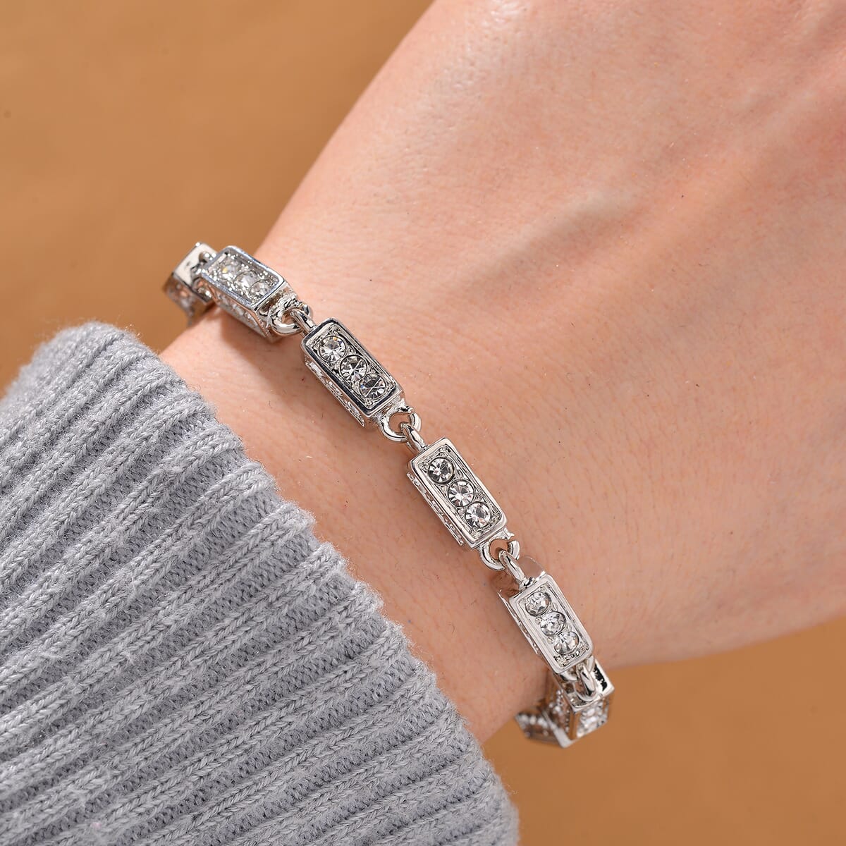 Simulated Diamond Bracelet in Silvertone (7.50 In) 5.00 ctw image number 1