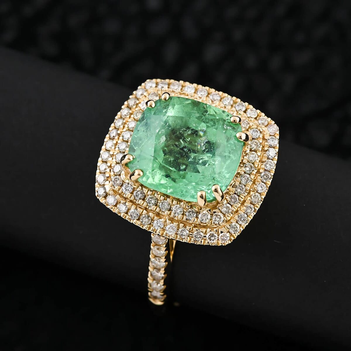 Certified & Appraised Luxoro AAA Boyaca Colombian Emerald and I2 Diamond 3.75 ctw Ring in 14K Yellow Gold (Size 8.5) 4.65 Grams image number 1