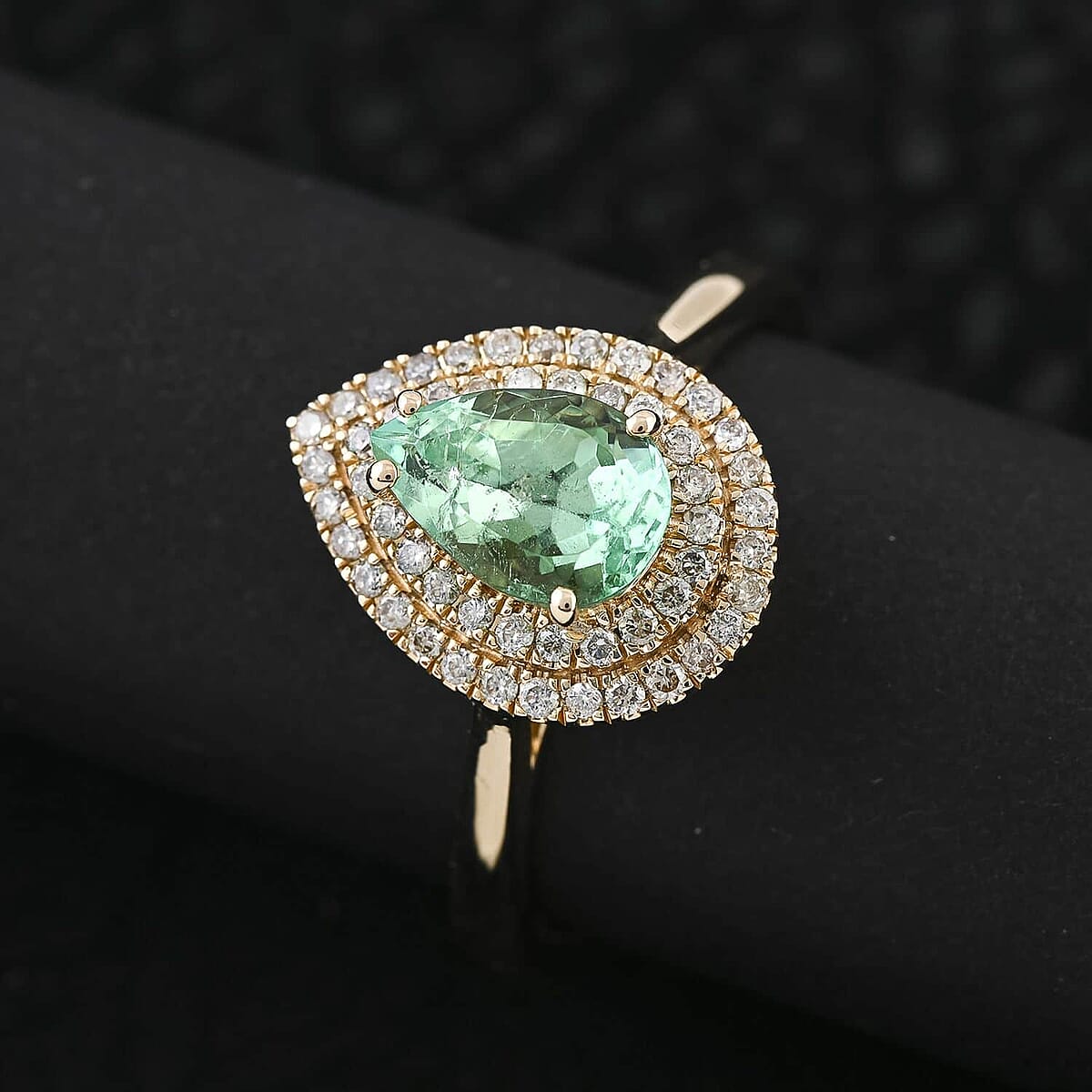 Certified & Appraised Luxoro AAA Boyaca Colombian Emerald and I2 Diamond 1.50 ctw Ring in 14K Yellow Gold (Size 6.5) 4.25 Grams image number 1