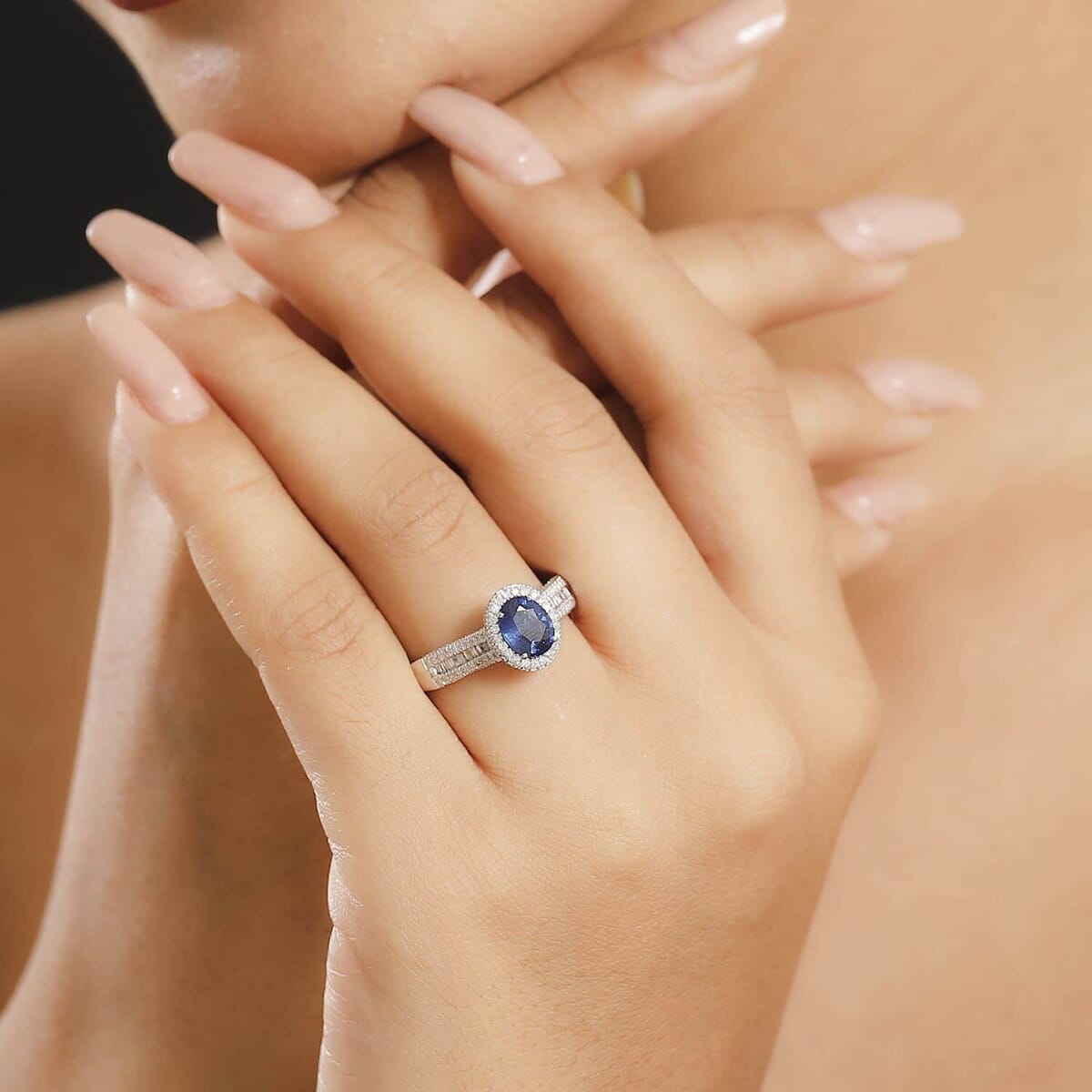 Doorbuster Luxoro AAA Ceylon Blue Sapphire and G-H I2 Diamond 2.30 ctw Halo Ring in 14K White Gold (Size 8.5) 4.90 Grams image number 2