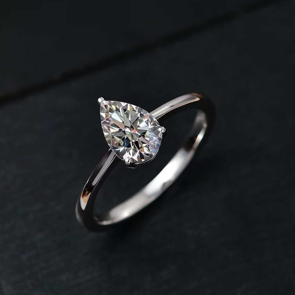 IGI Certified Luxuriant Lab Grown Diamond E-F VS 1.00 ctw Solitaire Ring in 10K White Gold (Size 9.5) image number 7