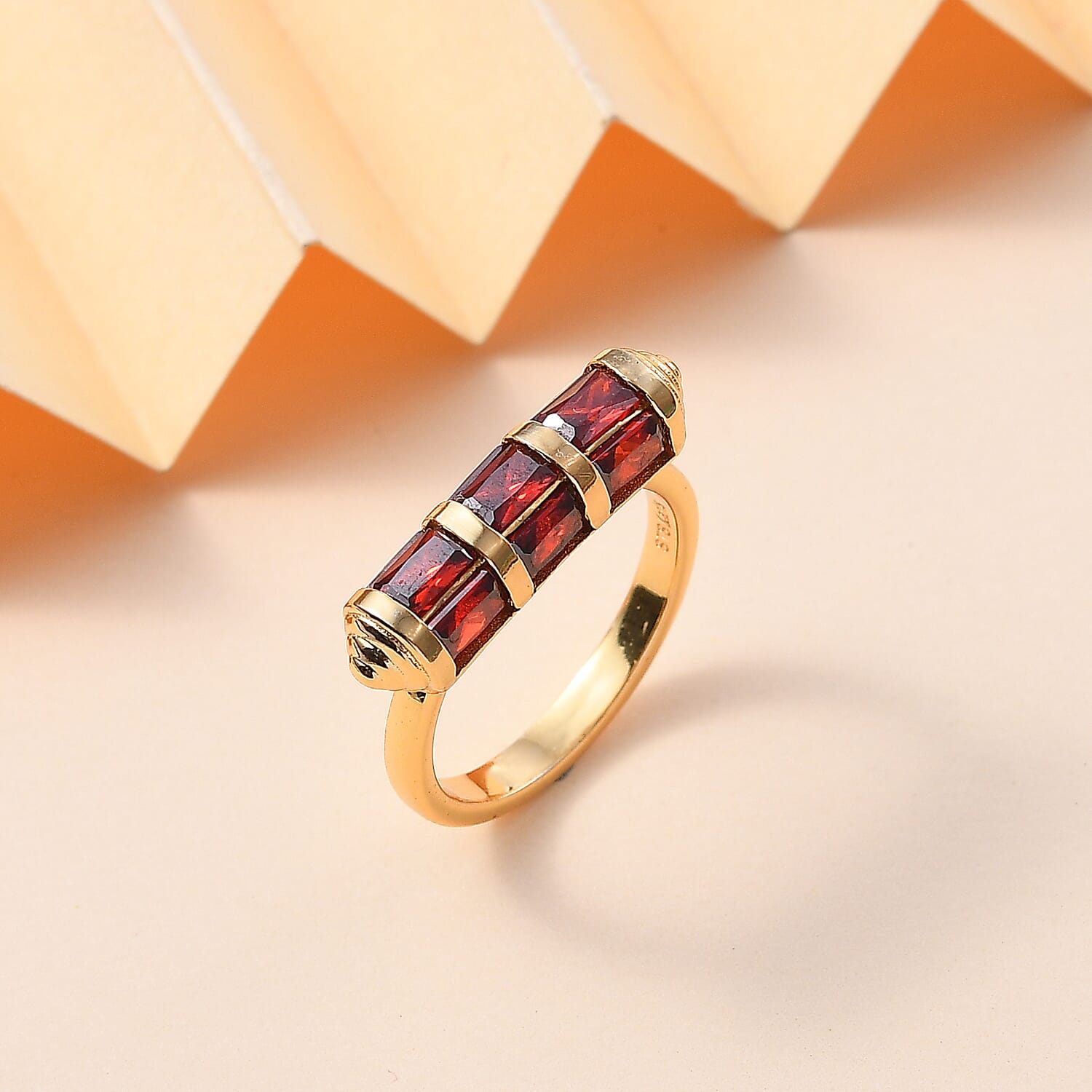 Simulated Red Diamond / 10 - Product card gallery slide 2 (9432562237695)