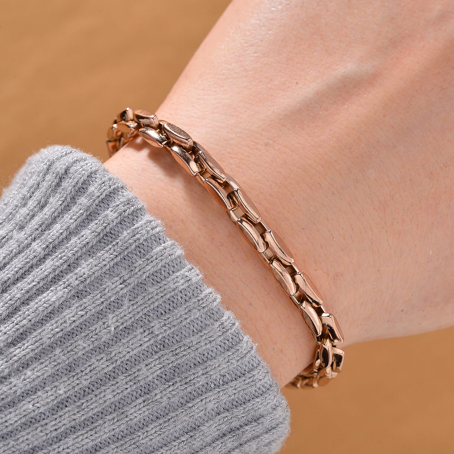 5.5mm Chain Bracelet in ION Plated RG Stainless Steel (8-10In)