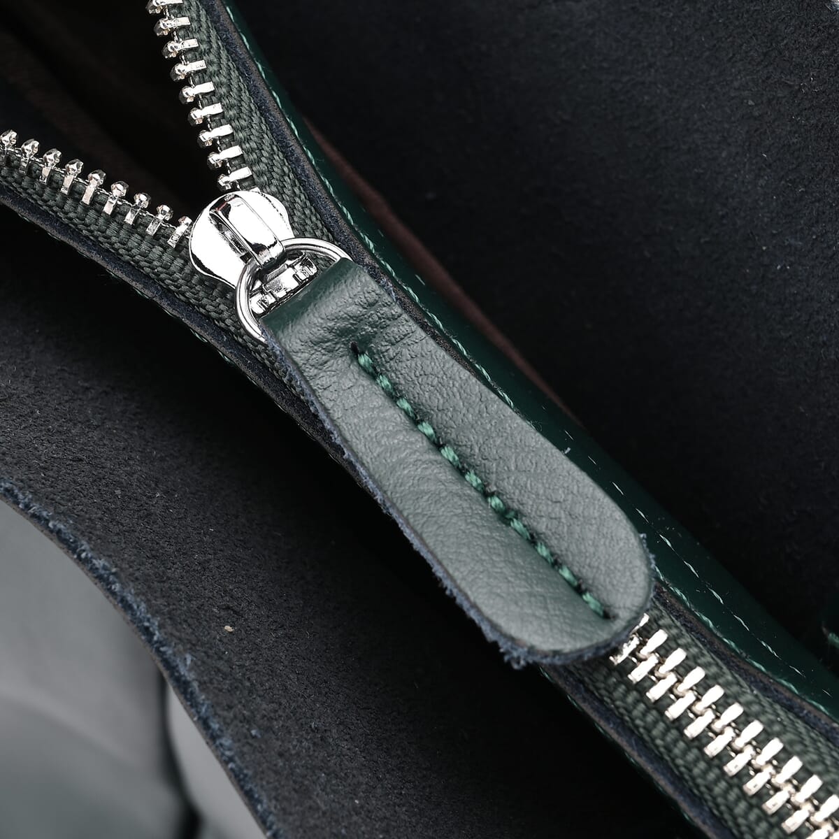 Closeout Deal Green Genuine Leather Tote Bag with Detachable Shoulder Strap image number 5