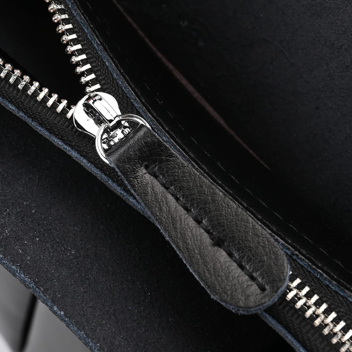Closeout Deal Black Genuine Leather Tote Bag with Detachable Shoulder Strap image number 5