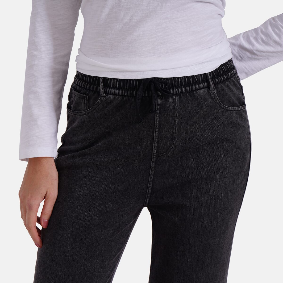 TAMSY Black Star Dark Wash Rhinestone Stretch Denim Pant with Pockets - (One Size S-L) image number 4