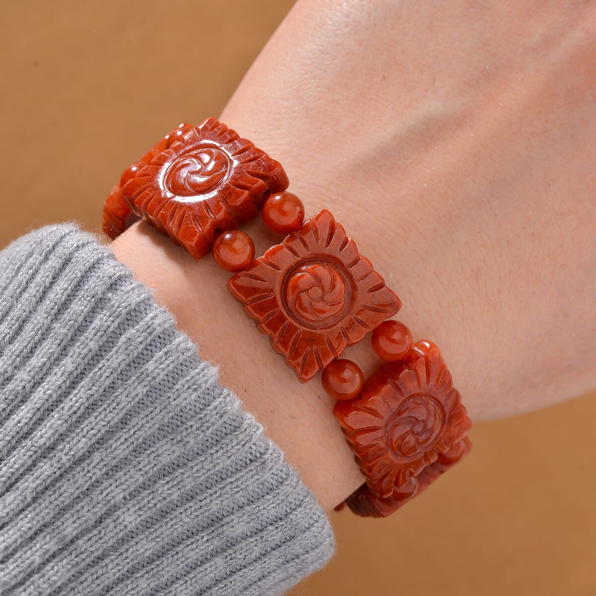 Red Jade (D) 220.00 ctw Carved Flower and Beaded Stretch Bracelet image number 1