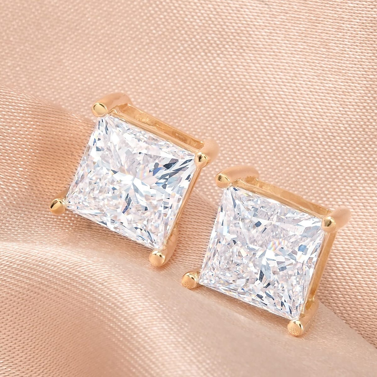 Luxuriant Lab Grown Diamond VS2-G 10.00 ctw Earrings in 14K Yellow Gold image number 1
