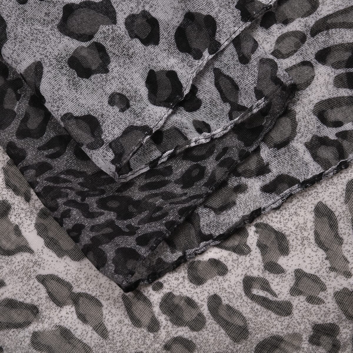 Set of 4, Multi Color 2 Pcs Leopard Print with match 2 Pcs Solid Color Crimp Polyester Scarfs  image number 3