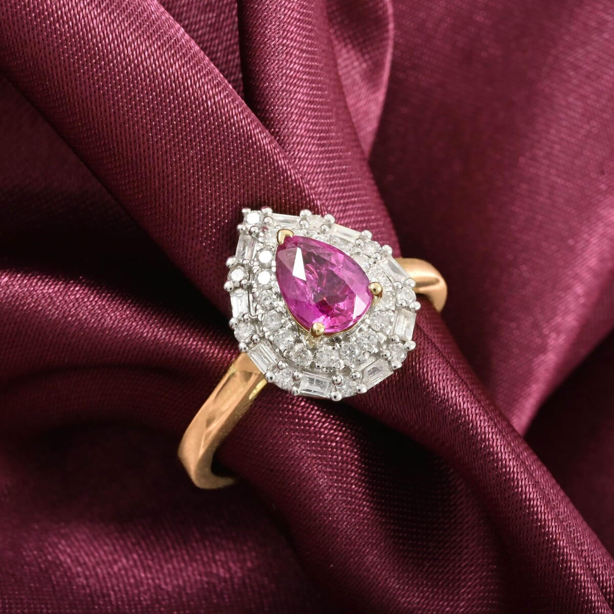 Certified & Appraised Luxoro AAA Padparadscha Sapphire and G-H I2 Diamond 1.14 ctw Ring in 14K Yellow Gold (Size 10.5) image number 1
