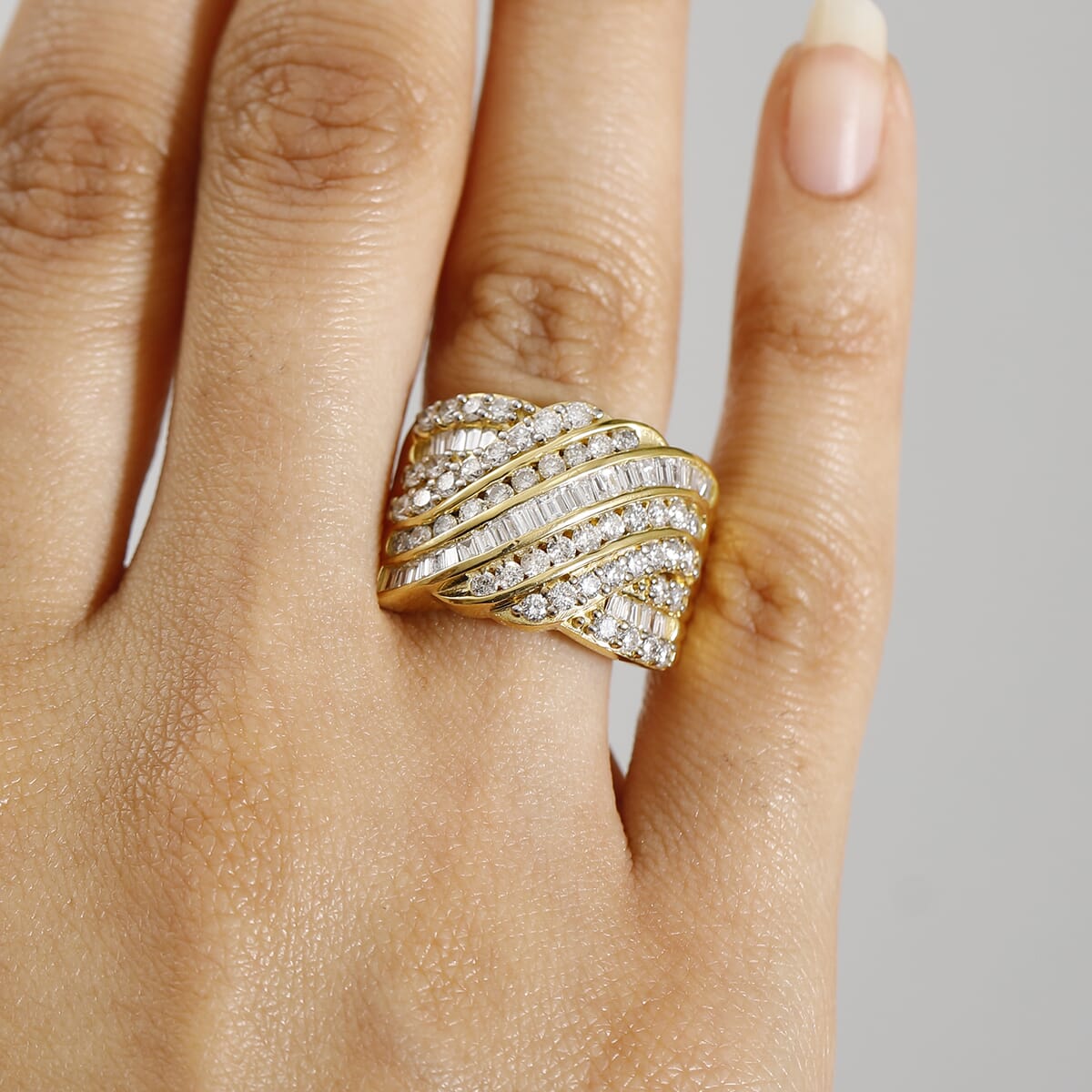 Luxuriant Lab Grown Diamond G-H SI 1.80 ctw Fluid Wave Ring in 18K Vermeil Yellow Gold Over Sterling Silver (Size 9.0) image number 2