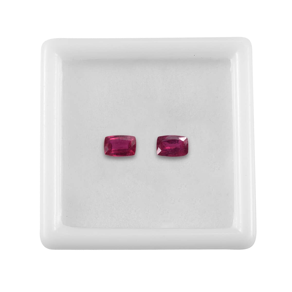 Premium Niassa Ruby (FF) Set of 2 (Cush 6x4mm) 1.23 ctw image number 3