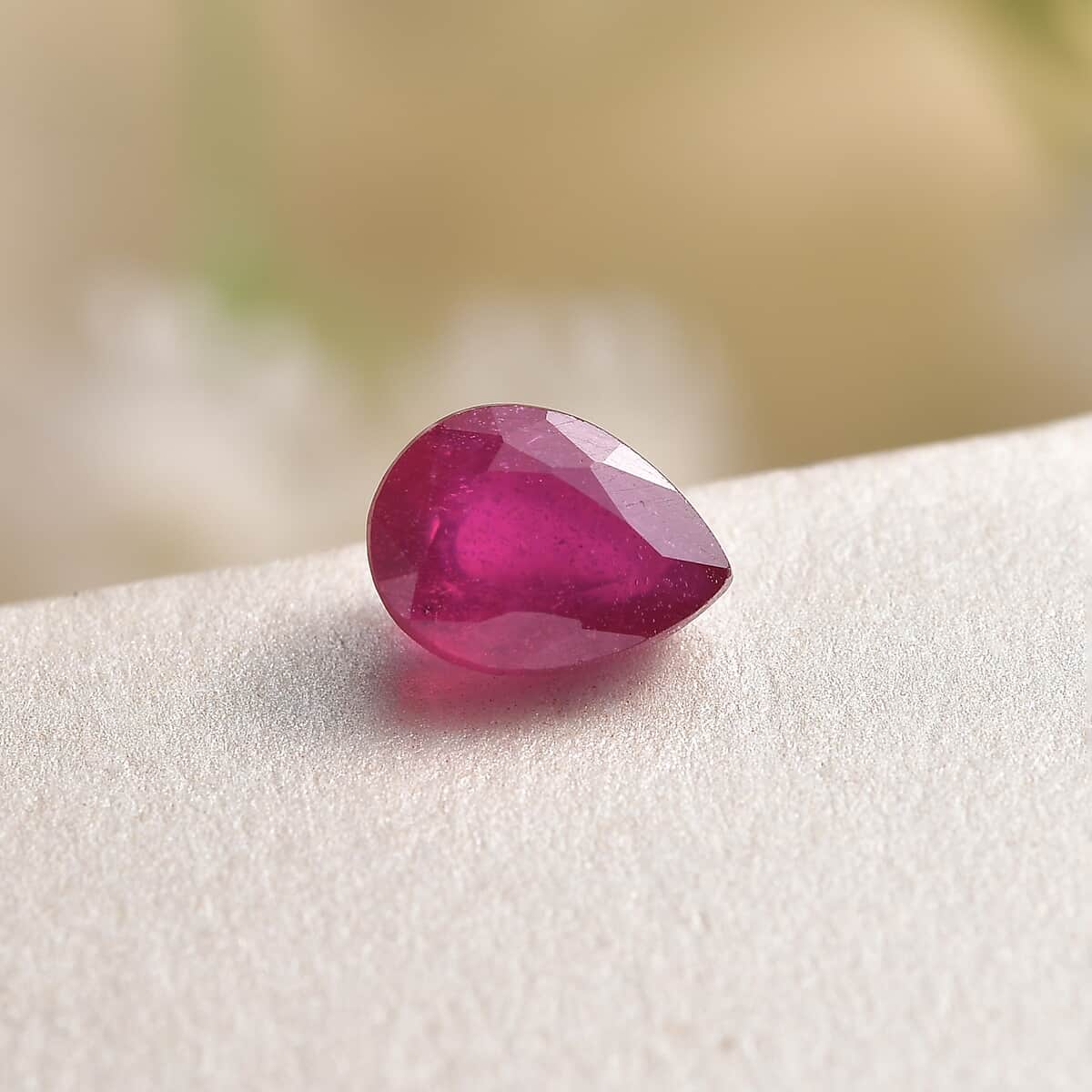 Niassa Ruby (FF) (Pear 8x6mm) 1.50 ctw image number 1