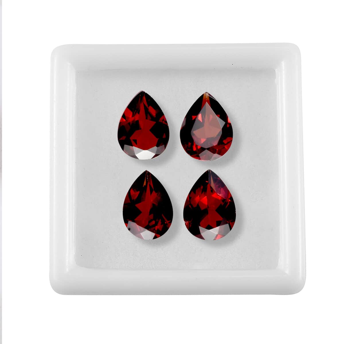 Mozambique Garnet Set of 4 (Pear 8x6mm) 4.64 ctw Loose Gemstone image number 3