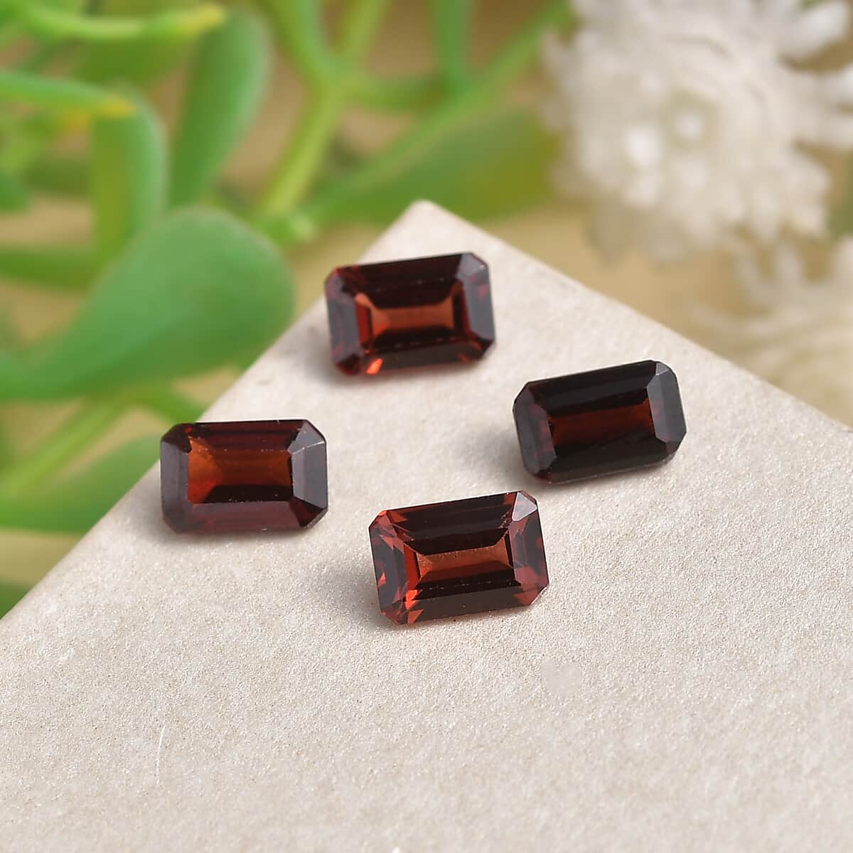 Mozambique Garnet Set of 4 (Oct 6x4mm) 2.75 ctw Loose Gemstone image number 1