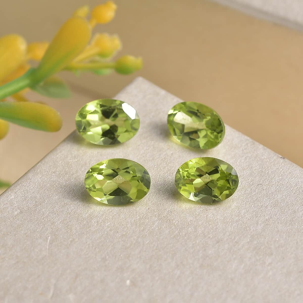 Premium Peridot Set of 4 (Ovl 7x5mm) 3.23 ctw Loose Gemstone image number 1