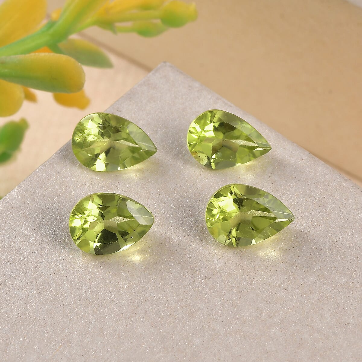 Peridot Set of 4 (Pear 7x5mm) 2.84 ctw Loose Gemstone image number 1