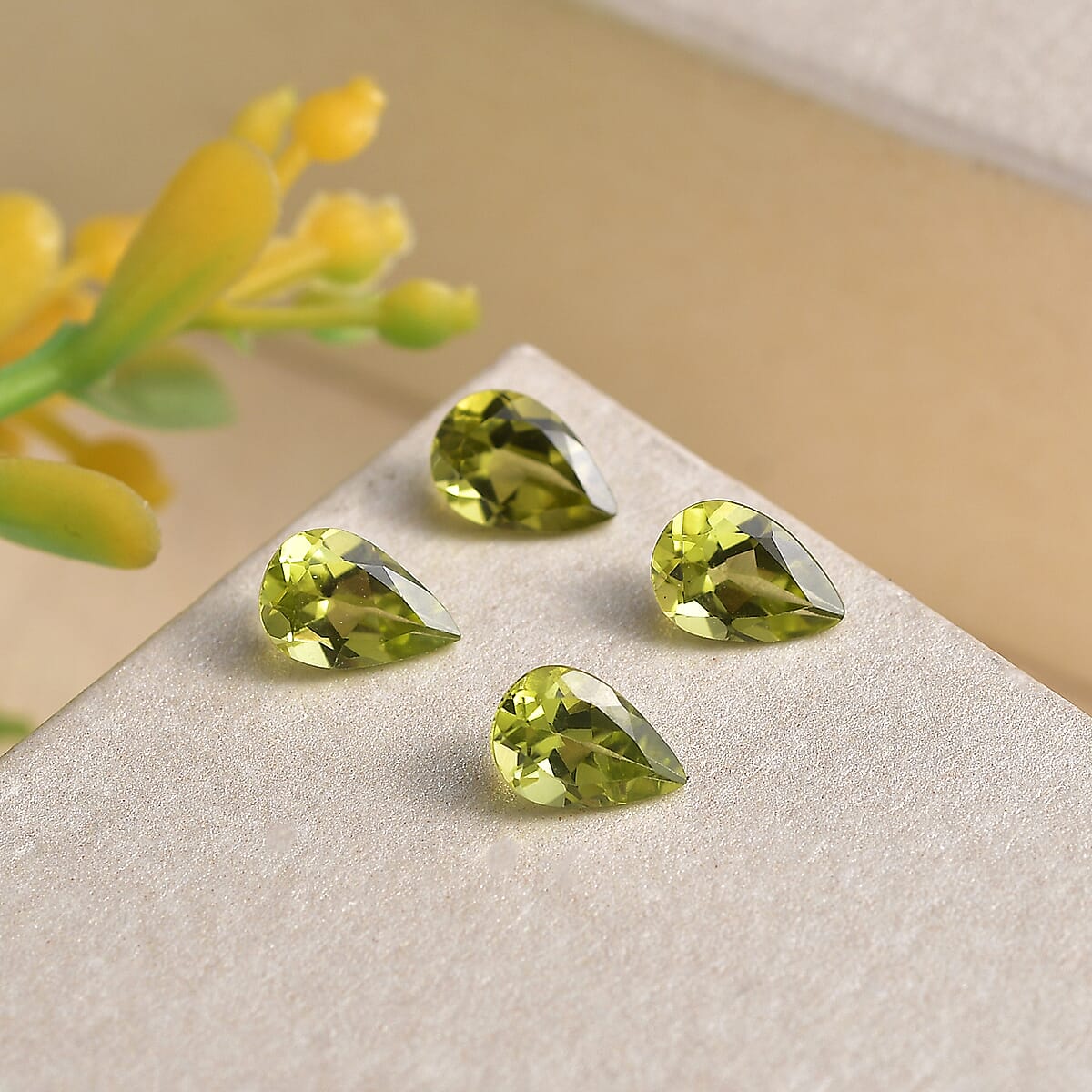 Premium Arizona Peridot Set of 4 (Pear 6x4mm) 1.54 ctw Loose Gemstone image number 1