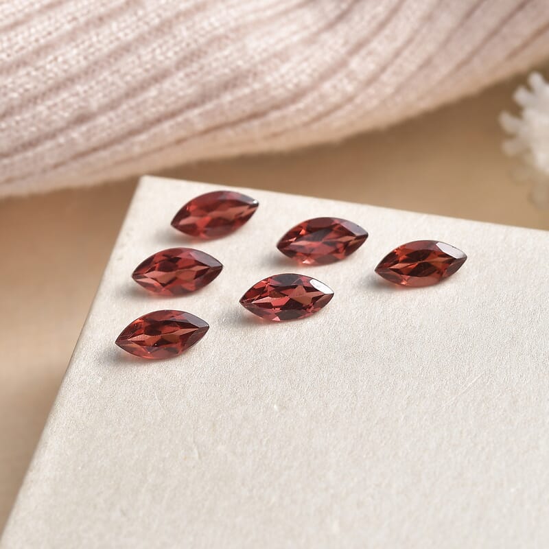 Mozambique Garnet Set od 6 (Mrq 8x4mm) 3.77 ctw Loose Gemstone