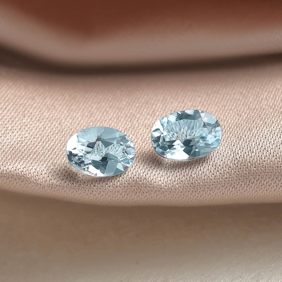 Sky Blue Topaz Set of 2 (Ovl 7x5mm) 1.90 ctw Loose Gemstone image number 1